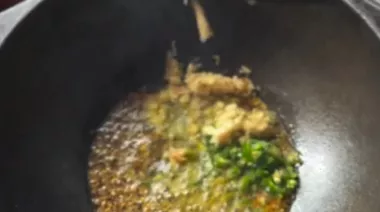 Stuffed chana dal paratha served with curd and pickle3